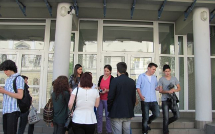 Tensiunea si emotiile se intensifica! Elevii de clasa a 9-a sustin examenul la limba de instruire Tensiunea si emotiile se intensifica! Elevii de clasa a 9-a sustin examenul la limba de instruire