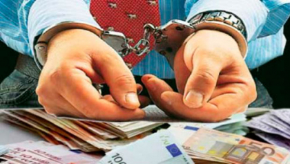 Doi afaceristi, acuzati ca ar fi luat ilegal peste 14 milioane de lei de la mai multe persoane pentru investitii in agricultura. Cum actionau Doi afaceristi, acuzati ca ar fi luat ilegal peste 14 milioane de lei de la mai multe persoane pentru investitii in agricultura. Cum actionau