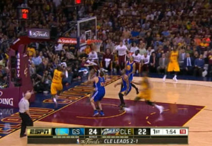 Finala foarte echilibrata in acest an in NBA: Scorul general dintre Cleveland si Golden State este de 2-2 - VIDEO Finala foarte echilibrata in acest an in NBA: Scorul general dintre Cleveland si Golden State este de 2-2 - VIDEO