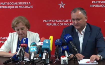 Igor Dodon, despre Chirtoaca: "Voi decideti daca vreti ca acest balamut, baistruc, show-men si clovn sa continue mai departe la primarie" Igor Dodon, despre Chirtoaca: "Voi decideti daca vreti ca acest balamut, baistruc, show-men si clovn sa continue mai departe la primarie"