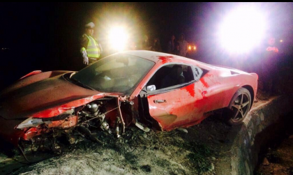 Politistii au ramas socati! Cat alcool i-au gasit in sange fotbalistului care a facut praf acest Ferrari intr-un accident horror