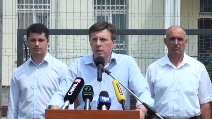 Dorin Chirtoaca si-a prezentat solutiile pentru dezvoltarea suburbiilor. De ce anume ii acuza pe socialisti: "Promit ca vor scoate suburbiile din componenta municipiului" Dorin Chirtoaca si-a prezentat solutiile pentru dezvoltarea suburbiilor. De ce anume ii acuza pe socialisti: "Promit ca vor scoate suburbiile din componenta municipiului"