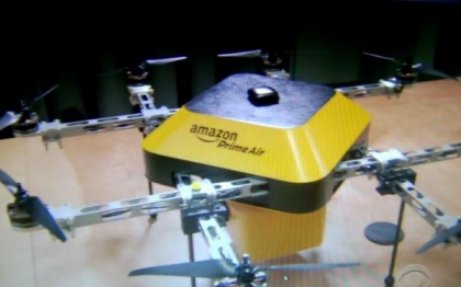Amazon testeaza livrarea aeriana, in fata usii, cu drone care sa livreze produse in 30 de minute