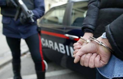 O MOLDOVEANCA, prinsa la furat intr-un magazin din Italia: A iesit cu geanta plina cu haine in valoare de peste 600 de euro. Cum a fost pedepsita femeia O MOLDOVEANCA, prinsa la furat intr-un magazin din Italia: A iesit cu geanta plina cu haine in valoare de peste 600 de euro. Cum a fost pedepsita femeia