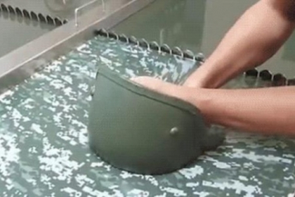 Ce se intampla cu pielea ta dupa ce iti introduci mana in aceasta apa. Video