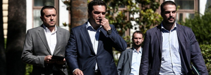Criza in Grecia. Mesajul transant transmis de Merkel si Hollande pentru Tsipras. BCE mentine finantarea de urgenta Criza in Grecia. Mesajul transant transmis de Merkel si Hollande pentru Tsipras. BCE mentine finantarea de urgenta