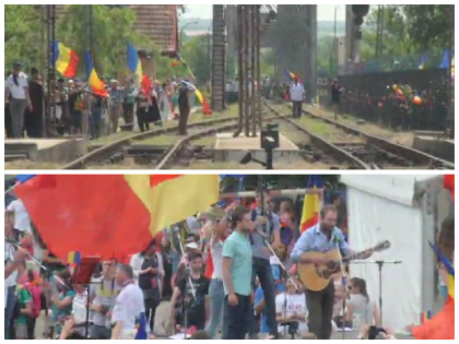 "Basarabia, pamant romanesc!" Podul de Flori, reconstituit la frontiera moldo-romana: "Bine ati venit acasa!" - VIDEO si FOTO