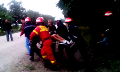 Au intrat cu BMW-ul in copac: O tanara a murit pe loc, iar alte doua persoane au ajuns la spital, dupa un grav accident produs in raionul Sangerei - VIDEO Au intrat cu BMW-ul in copac: O tanara a murit pe loc, iar alte doua persoane au ajuns la spital, dupa un grav accident produs in raionul Sangerei - VIDEO