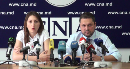 Doua scheme prin care "Caravita" ar fi furat banii de la BEM, prezentate de ofiterii CNA