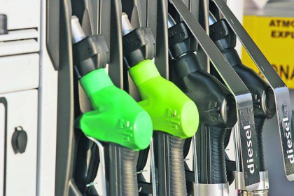 Ieri scumpiri, azi ieftiniri: Dupa ce s-a scumpit benzina, motorina s-a ieftinit. Vezi cu cat Ieri scumpiri, azi ieftiniri: Dupa ce s-a scumpit benzina, motorina s-a ieftinit. Vezi cu cat
