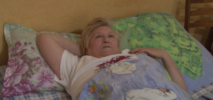 Schilodita si uitata: Femeia din Causeni, peste care a cazut un copac invata sa mearga din nou. Cat de greu ii este ei si sotului care o ingrijeste Schilodita si uitata: Femeia din Causeni, peste care a cazut un copac invata sa mearga din nou. Cat de greu ii este ei si sotului care o ingrijeste