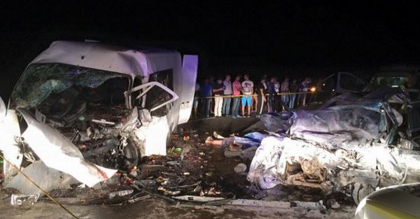 Accident INFIORATOR in apropiere de Bacioi! 5 persoane au MURIT dupa ce mai multe masini s-au ciocnit - FOTO