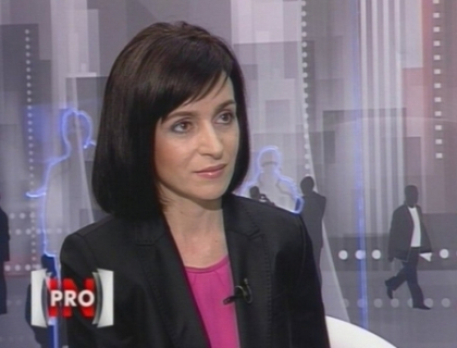 Spune ca a reusit sa obtina indepedenta ca ministru al Educatiei, dar ii critica pe liderii AIE. Maia Sandu: "Degeaba o fac pe zmeii, daca nu inteleg modelul de integrare europeana" Spune ca a reusit sa obtina indepedenta ca ministru al Educatiei, dar ii critica pe liderii AIE. Maia Sandu: "Degeaba o fac pe zmeii, daca nu inteleg modelul de integrare europeana"
