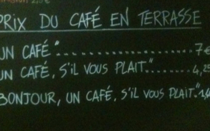 Cafeneaua care taxeaza in plus clientii nepoliticosi. Daca mergeti la Nisa, sa spuneti "Buna ziua"