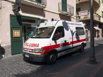Un moldovean se zbate intre viata si moarte, in ITALIA: Masina lui a fost lovita de un automobil iesit pe contrasens Un moldovean se zbate intre viata si moarte, in ITALIA: Masina lui a fost lovita de un automobil iesit pe contrasens