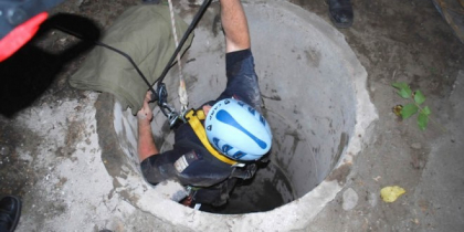 Salvat de pompieri: Un barbat din Cimislia si-a incercat norocul cu viata dupa ce a cazut la o ADANCIME de 10 metri Salvat de pompieri: Un barbat din Cimislia si-a incercat norocul cu viata dupa ce a cazut la o ADANCIME de 10 metri