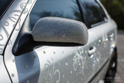 GALERIE FOTO - Pe urmele celebrului BMW? O Skoda incrustata cu cristale, scoasa la vanzare pe internet. Vezi cat costa GALERIE FOTO - Pe urmele celebrului BMW? O Skoda incrustata cu cristale, scoasa la vanzare pe internet. Vezi cat costa