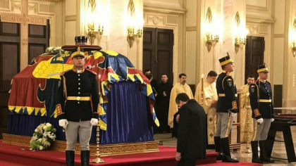 Dorin Chirtoaca si Mihai Ghimpu, la funeraliile Regelui Mihai, in Romania. Fotografiile postate pe internet - GALERIE FOTO