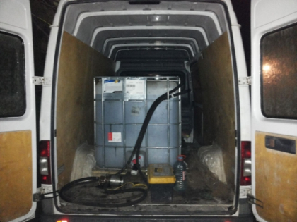 Doua tone de carburanti, transportate cu acte false: Soferul risca o amenda de 3000 de lei - FOTO