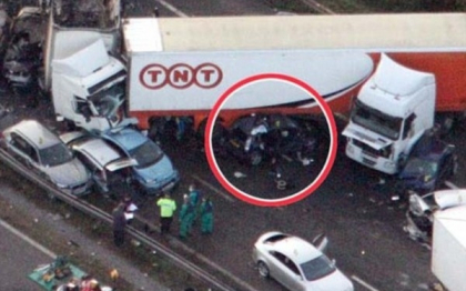 Miracol de Craciun. Ce au descoperit politistii cand au ajuns la acest accident Miracol de Craciun. Ce au descoperit politistii cand au ajuns la acest accident