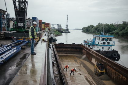 NYTimes. Portul de la Giurgiulesti a REINVIAT localitatea: "A oferit o alternativa tinerilor pentru a ramane in tara". Se doreste dezvoltarea turismului local
