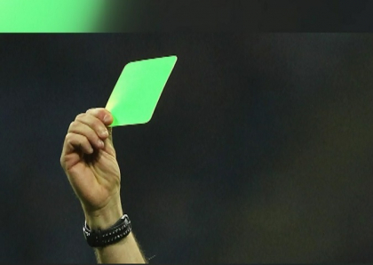 Premiera in fotbal. Apar cartonase VERZI. Cand vor fi folosite acestea