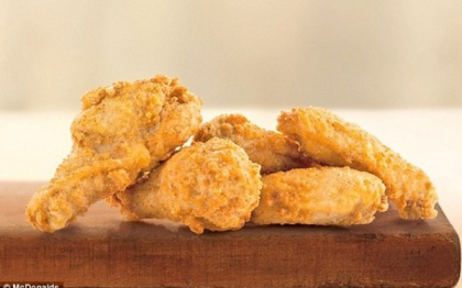 Lantul de restaurante McDonald\'s incearca sa scape de milioane de aripioare de pui in exces