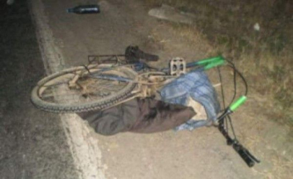 Crima ODIOASA la Orhei: Un biciclist ar fi fost lovit cu masina, batut, bagat in portbagaj, iar apoi ars de viu in autoturismul abandonat Crima ODIOASA la Orhei: Un biciclist ar fi fost lovit cu masina, batut, bagat in portbagaj, iar apoi ars de viu in autoturismul abandonat