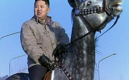 Presa: Kim Jong-un era "foarte beat" cand a ordonat executarea consilierilor unchiului sau Presa: Kim Jong-un era "foarte beat" cand a ordonat executarea consilierilor unchiului sau