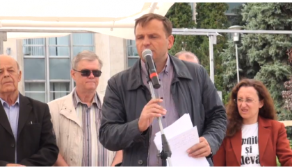 Platforma Demnitate si Adevar anunta ultimele decizii: "Cerem DEMISIA imediata si convocarea sedintelor extraordinare ale parlamentului si guvernului" - VIDEO Platforma Demnitate si Adevar anunta ultimele decizii: "Cerem DEMISIA imediata si convocarea sedintelor extraordinare ale parlamentului si guvernului" - VIDEO