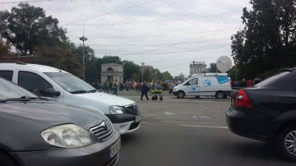 Trafic redirectionat si ambuteiaje: Bulevardul Stefan cel Mare, blocat din cauza protestului din Piata - FOTO Trafic redirectionat si ambuteiaje: Bulevardul Stefan cel Mare, blocat din cauza protestului din Piata - FOTO