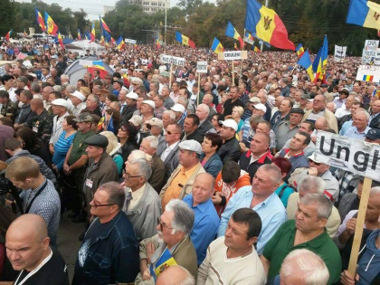 GALERIE FOTO - Protestul din PMAN in imagini. Protestatarii isi cer "tara inapoi"