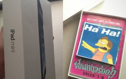 I-a facut cadou de Craciun fratelui mai mic un iPad Mini. Ce a gasit cand a deschis cutia