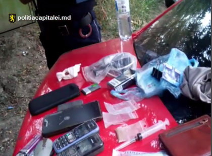 Trei persoane, RETINUTE pentru comercializarea substantelor narcotice: Risca pana la 15 ani de inchisoare. Cum actionau - VIDEO
