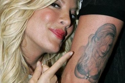 Actrita Tori Spelling a fost inselata de sotul ei, actorul Dean McDermott, inainte de Craciun