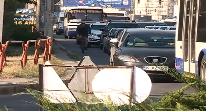 Traficul rutier pe bd. Constantin Negruzzi, SUSPENDAT pana pe data de 21 septembrie. Cum va fi organizata circulatia transportului public Traficul rutier pe bd. Constantin Negruzzi, SUSPENDAT pana pe data de 21 septembrie. Cum va fi organizata circulatia transportului public