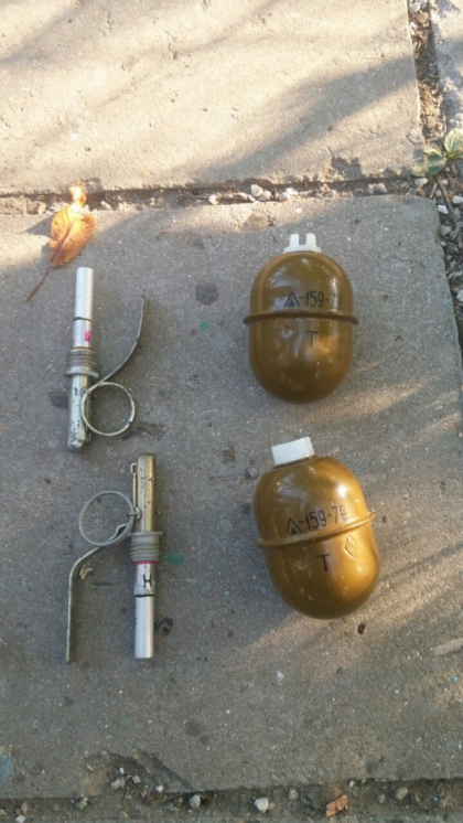Grenade, in casa unui barbat din Hancesti. Acesta risca inchisoare de pana la 7 ani Grenade, in casa unui barbat din Hancesti. Acesta risca inchisoare de pana la 7 ani