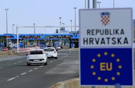 Informatii oficiale MAEIE: Ce trebuie sa stii daca intentionezi sa mergi in Croatia sau Ungaria