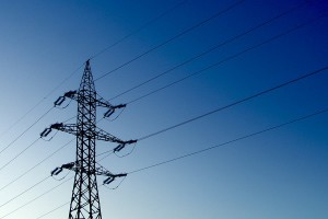 Copil de 8 ani, ELECTROCUTAT dupa ce a atins un conductor cazut pe pamant. Starea baiatului din Straseni