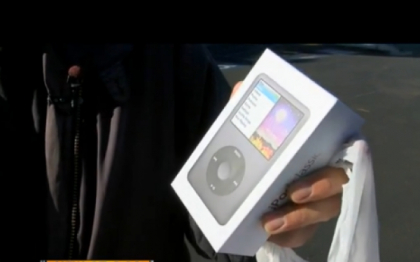 Un barbat care a cumparat un iPod dintr-un magazin, de Craciun, s-a ales cu gume de sters Un barbat care a cumparat un iPod dintr-un magazin, de Craciun, s-a ales cu gume de sters
