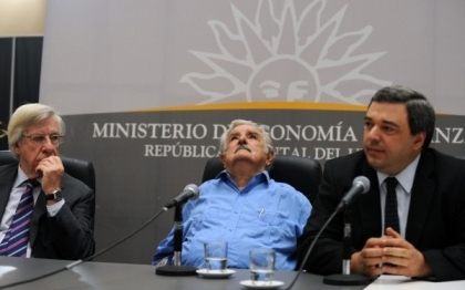 Fara garzi de corp si 90% din salariu. Cum traieste "cel mai sarac presedinte din lume"
