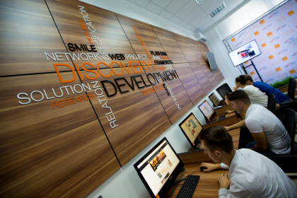 (P) Orange a lansat un proiect national de sustinere a educatiei digitale din Moldova- Orange Digital School