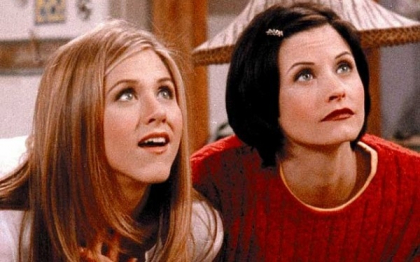 Jennifer Aniston si Courteney Cox au sarbatorit 10 ani de la terminarea lui "Friends" in vacanta Jennifer Aniston si Courteney Cox au sarbatorit 10 ani de la terminarea lui "Friends" in vacanta