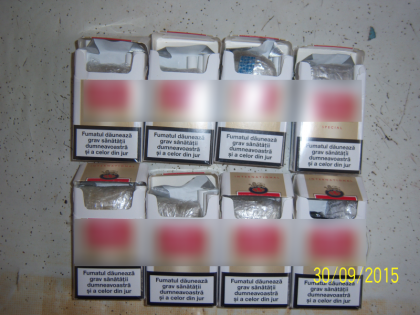 Marijuana pentru un detinut din penitenciarul din Taraclia. Substantele interzise, ASCUNSE in pachete de tigari - FOTO