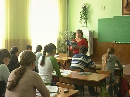 Limba rusa va deveni optionala si NU obligatorie in 8 scoli cu predare bilingva