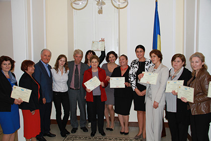 Zece moldovence care muncesc in Italia au obtinut certificate de asistent domiciliar calificat