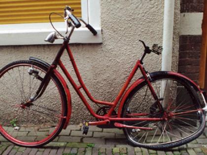 Un copil de 14 ani a MURIT dupa ce a ajuns cu bicicleta intr-o bordura. Avea viteza, iar frana ar fi cedat Un copil de 14 ani a MURIT dupa ce a ajuns cu bicicleta intr-o bordura. Avea viteza, iar frana ar fi cedat