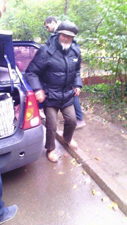 FOTO - A ajuns la Odesa: Batranul pe care l-am surprins suferind intr-o statie din capitala a ajuns la rudele din Odesa FOTO - A ajuns la Odesa: Batranul pe care l-am surprins suferind intr-o statie din capitala a ajuns la rudele din Odesa