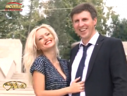 Dorin Chirtoaca a dezvaluit versurile compuse pentru Anisoara Loghin: Ce i-a scris primarul logodnicei sale, in timpul slujbei de la Catedrala Dorin Chirtoaca a dezvaluit versurile compuse pentru Anisoara Loghin: Ce i-a scris primarul logodnicei sale, in timpul slujbei de la Catedrala