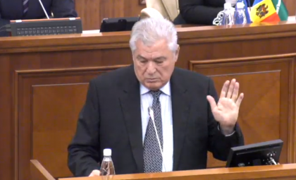 Vladimir Voronin: Filat si Leanca trebuie lipsiti de imunitate parlamentara si transmisi organelor de ancheta, iar Guvernul trebuie obligat sa formeze o noua banca de economii
